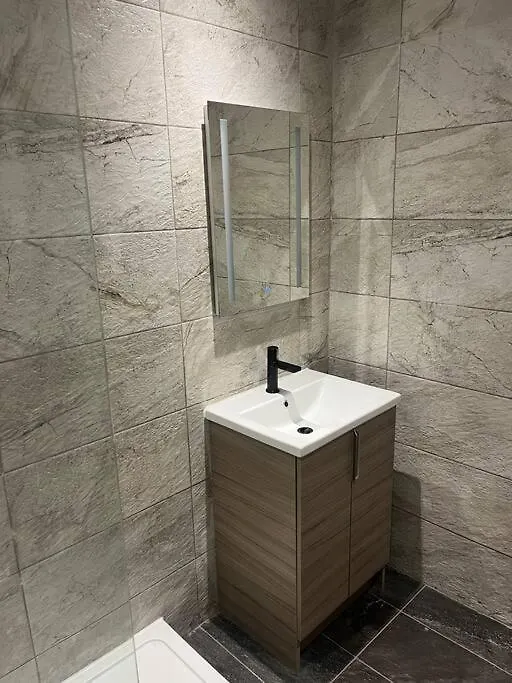 Stylish Penarth Marina Apartment Cardiff